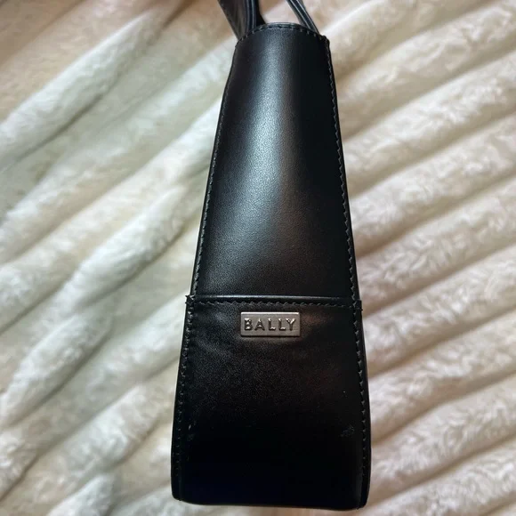 BALLY Made in Italy Classic Black Leather Handbag - Picture 4 of 12